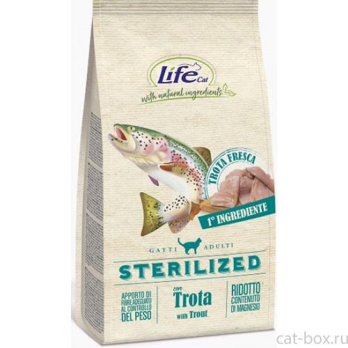 Купить корм для стерилизованных кошек со свежей форелью Lifecat Adult  Sterilized Trout Life Сat